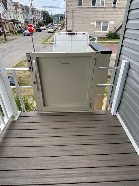 Savaria™ Multilift Vertical Platform Lift